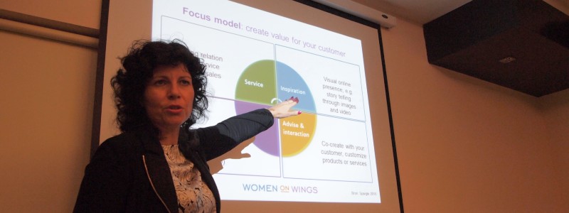 Jacqueline Duerinck presenteert